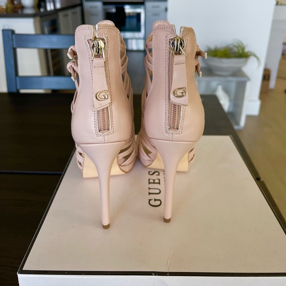 BRAND NEW Guess Taavi Caged Heel - Picture 4 of 6